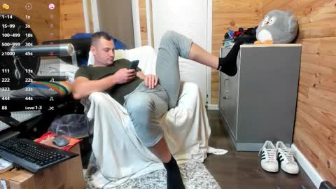 Snapshot of bigsshark chatting on 10.16.25 bigsshark online show from 10.16.25