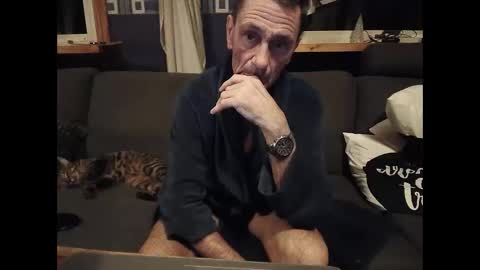 Snapshot of bigswe1 chatting on 12.10.24 bigswe1 online show from 12.10.24