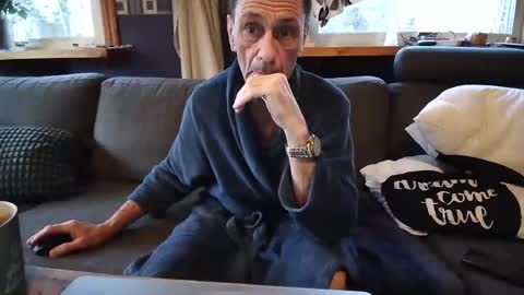 Snapshot of bigswe1 chatting on 12.12.24 bigswe1 online show from 12.12.24