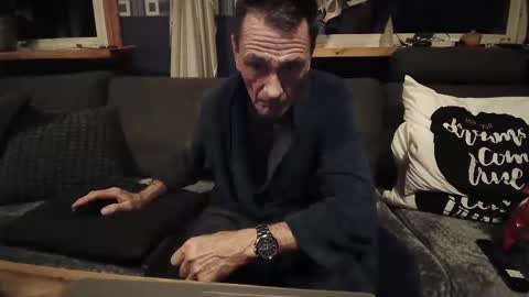 Snapshot of bigswe1 chatting on 12.16.24 bigswe1 online show from 12.16.24