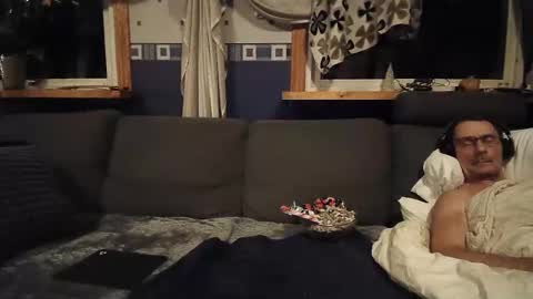 Snapshot of bigswe1 chatting on 01.01.25 bigswe1 online show from 01.01.25