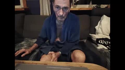 Snapshot of bigswe1 chatting on 01.13.25 bigswe1 online show from 01.13.25