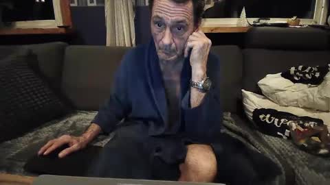 Snapshot of bigswe1 chatting on 02.15.25 bigswe1 online show from 02.15.25