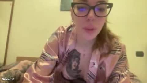 Snapshot of bigtitmik_ chatting on 11.04.25 bigtitmik online show from 11.04.25