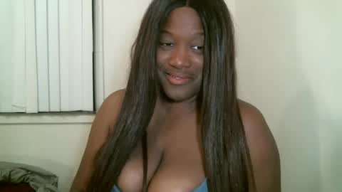 Snapshot of bigtitscassie chatting on 12.03.24 Bigtitscassie online show from 12.03.24