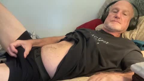 Snapshot of bigwebone chatting on 09.29.25 Bigwebone online show from 09.29.25