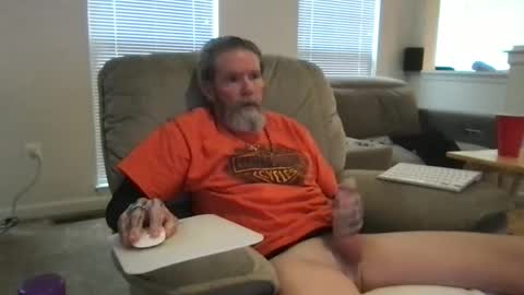 Snapshot of bigwhitedickdaddy69 chatting on 12.21.25 Bigwhitedickdaddy and BabyCakes online show from 12.21.25