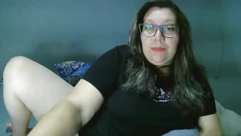 Snapshot of bikahot chatting on 02.19.25 Bia online show from 02.19.25