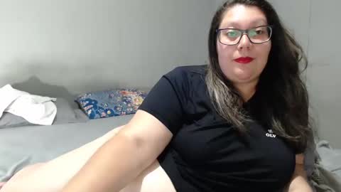 Snapshot of bikahot chatting on 02.25.25 Bia online show from 02.25.25