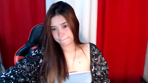 Snapshot of bilat_tinax chatting on 05.27.26 bilat tinax online show from 05.27.26