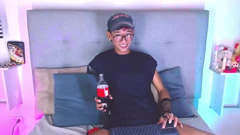 Snapshot of billie_turner_ chatting on 10.07.25 B-I-L-L-I-E 3 online show from 10.07.25