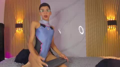 Sam online show from 09.17.25