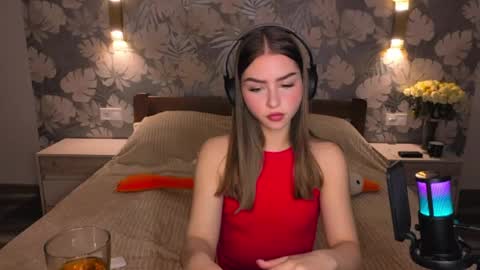 Snapshot of bitter__peach chatting on 05.05.26 Margo online show from 05.05.26