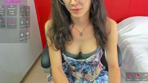 Snapshot of bittersweet_queen chatting on 01.28.25 Sunny online show from 01.28.25