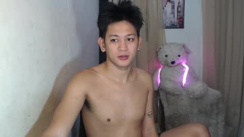 Snapshot of bj_alex31 chatting on 12.01.25 alex online show from 12.01.25