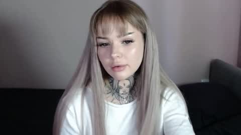 Snapshot of bklfeya chatting on 10.13.25 bklfeya online show from 10.13.25