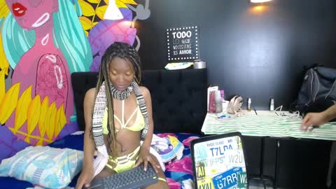 Snapshot of blacckandwhitte chatting on 01.22.25 blacckandwhitte online show from 01.22.25