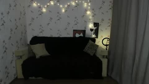 Snapshot of black_berry_bla_ck chatting on 09.12.25 black_berry_bla_ck online show from 09.12.25