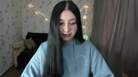 Snapshot of black_berry_bla_ck chatting on 11.25.25 black_berry_bla_ck online show from 11.25.25