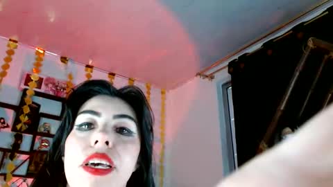 Snapshot of black_lady_05 chatting on 03.04.25 millie online show from 03.04.25