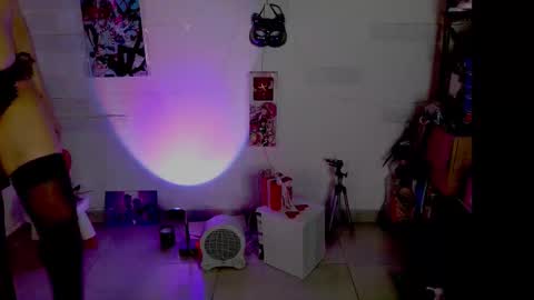 Snapshot of black_lady_05 chatting on 02.10.26 millie online show from 02.10.26