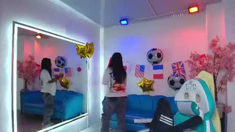 Snapshot of black_roseee chatting on 07.17.26 Rousse online show from 07.17.26