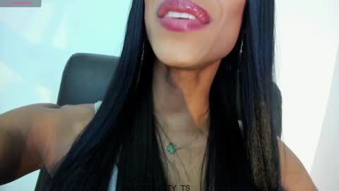 Nina online show from 01.04.25