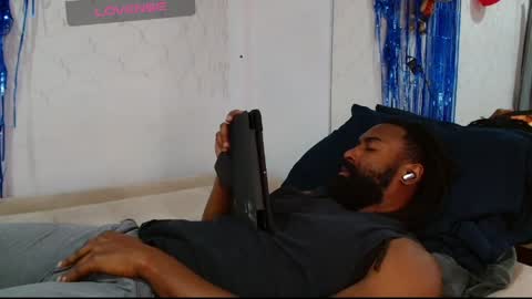 Snapshot of blackmuscles77 chatting on 05.29.26 blackmuscles77 online show from 05.29.26