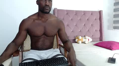 Snapshot of blacknikes chatting on 02.04.25 Twtter 1MikeBeckford            Onlyfns beckfordmike online show from 02.04.25