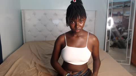 Snapshot of blackqueenofparis chatting on 07.06.26 Paris online show from 07.06.26