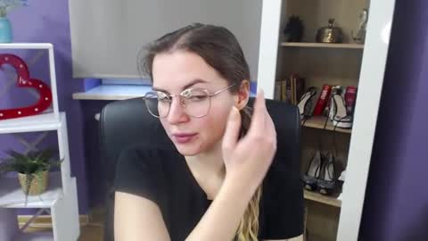 Z O E Y online show from 12.30.24