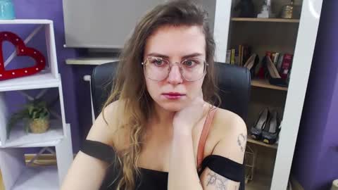 Z O E Y online show from 01.29.25