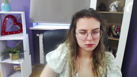 Z O E Y online show from 02.11.25