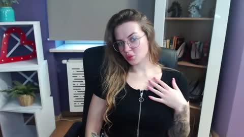 Z O E Y online show from 02.21.25