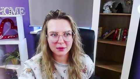 Z O E Y online show from 01.05.26