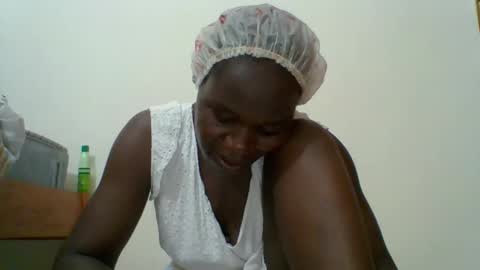 Snapshot of blacksexygal chatting on 10.28.25 SARAH online show from 10.28.25