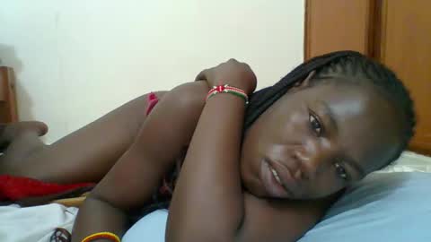 Snapshot of blacksexygal chatting on 10.29.25 SARAH online show from 10.29.25