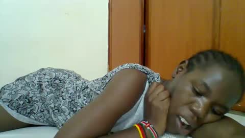 Snapshot of blacksexygal chatting on 11.25.25 SARAH online show from 11.25.25