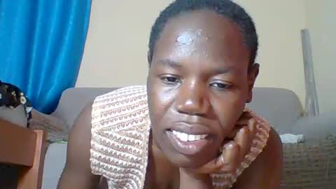 Snapshot of blacksexygal chatting on 06.26.26 SARAH online show from 06.26.26