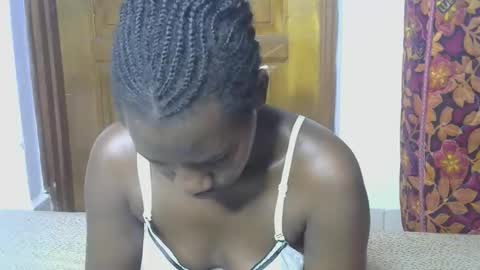 VIVIAN online show from 10.08.25