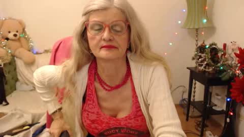 Snapshot of blairfort chatting on 01.04.25 blairfort online show from 01.04.25