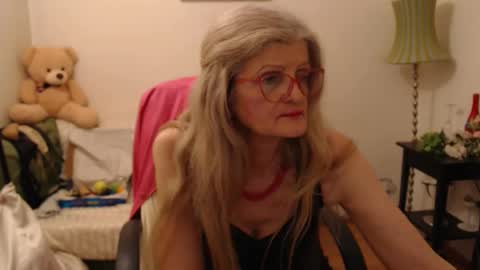 Snapshot of blairfort chatting on 01.15.25 blairfort online show from 01.15.25