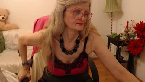 Snapshot of blairfort chatting on 01.28.25 blairfort online show from 01.28.25