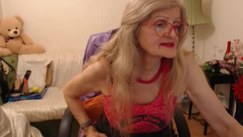 Snapshot of blairfort chatting on 02.08.25 blairfort online show from 02.08.25