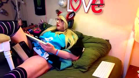 Snapshot of blakelytgirl chatting on 01.22.25 Blakely Morningstar online show from 01.22.25