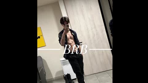 Snapshot of blakeshatter chatting on 12.31.24 blakeshatter online show from 12.31.24