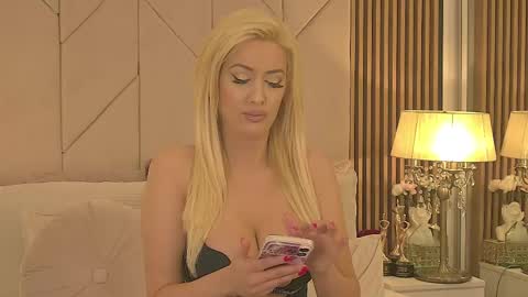 Snapshot of blanchesummer chatting on 05.02.26 Blanche online show from 05.02.26