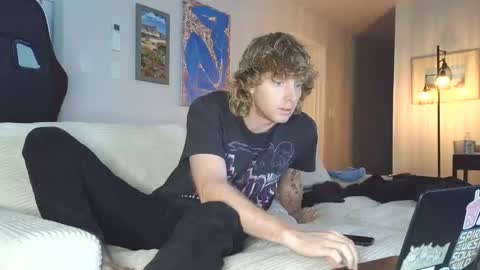 Snapshot of blaze_thickwood chatting on 10.17.25 Blaze Thickwood online show from 10.17.25
