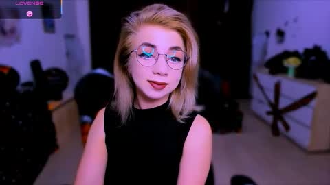 Nicole online show from 10.23.25