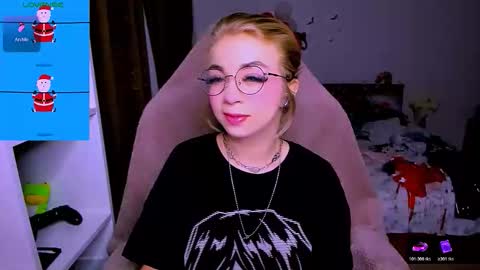 Nicole online show from 12.22.25